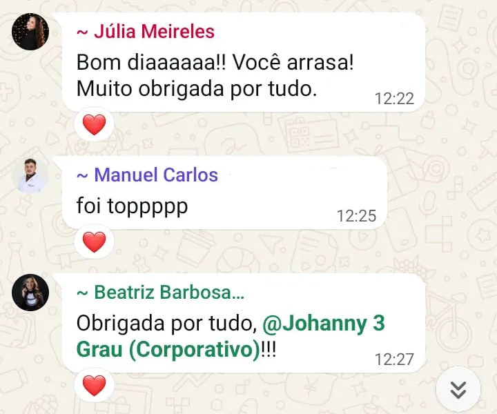 Print de conversa no WhatsApp com três mensagens seguidas de formandos: Júlia Meireles (“Bom dia! Você arrasa! Muito obrigada por tudo”), Manuel Carlos (“foi top”) e Beatriz Barbosa (“obrigada por tudo”).